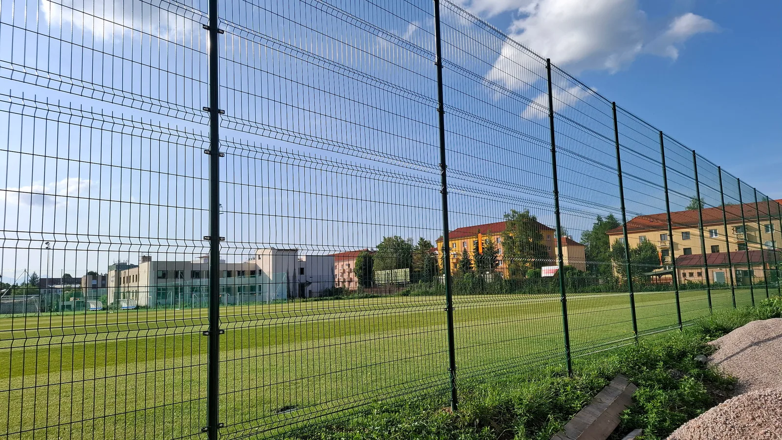 Oplotenie športoviska – 3D panel 60 × 60